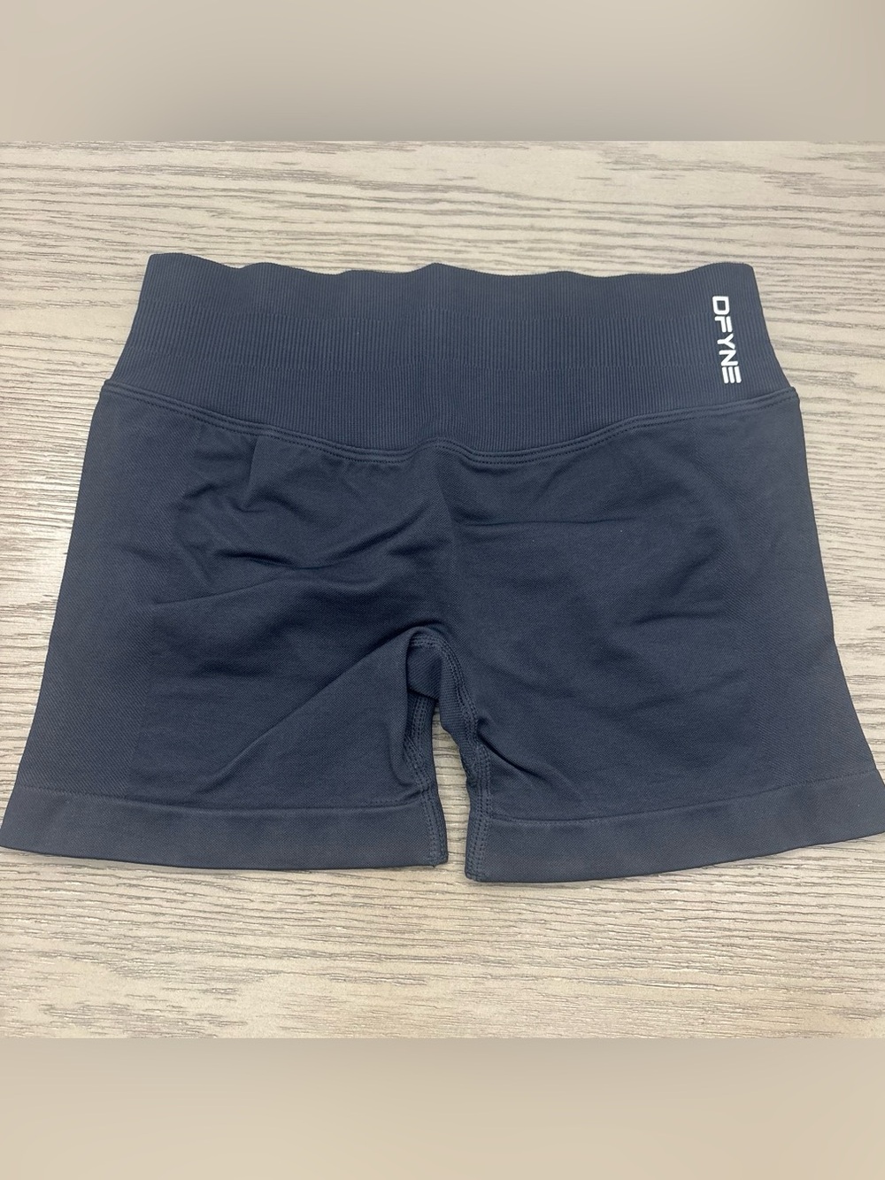 DFYNE Women's Black High-Rise Seamless Bike Shorts